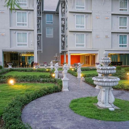 Nantra Chiangmai Riverfront Hotel Чиангмай Екстериор снимка