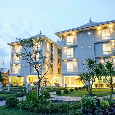 Nantra Chiangmai Riverfront Hotel Чиангмай Екстериор снимка