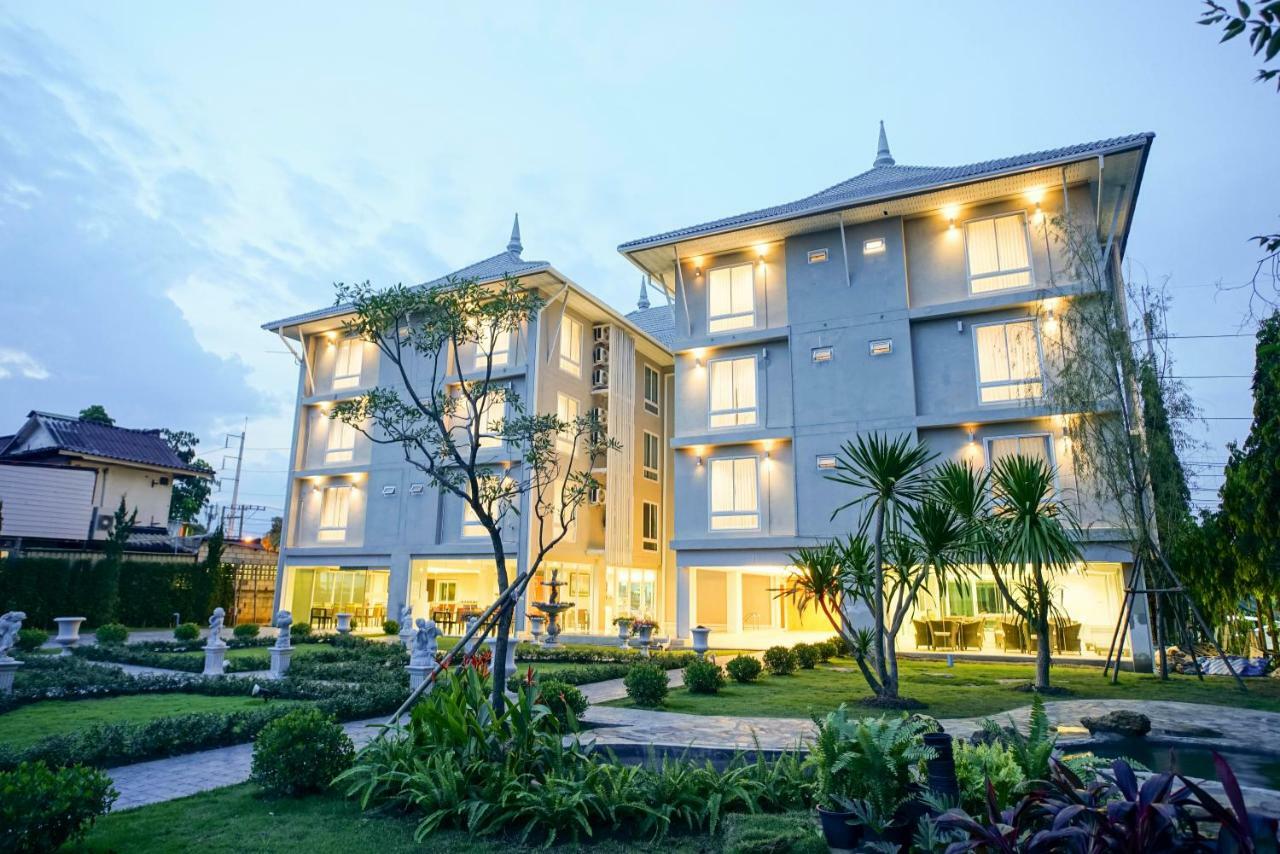 Nantra Chiangmai Riverfront Hotel Чиангмай Екстериор снимка