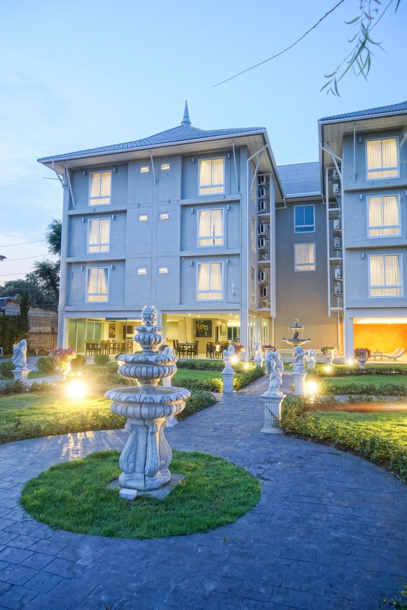 Nantra Chiangmai Riverfront Hotel Чиангмай Екстериор снимка